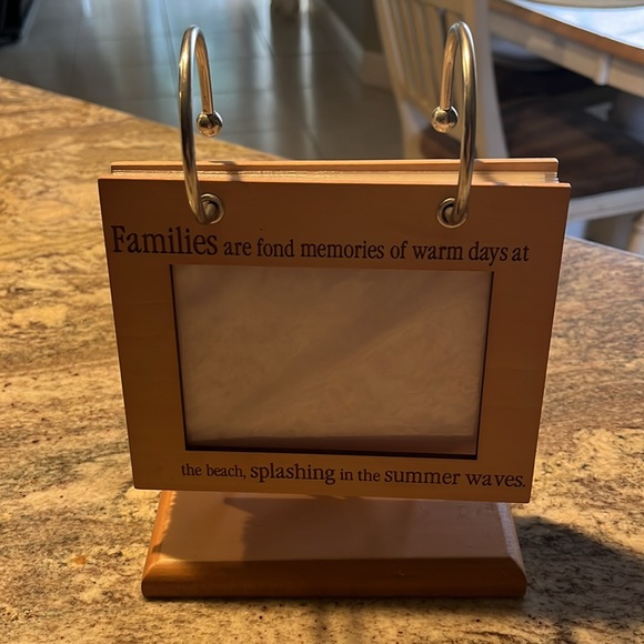 Photo flip through for memories and special pictures - Never used just display - Picture 5 of 5